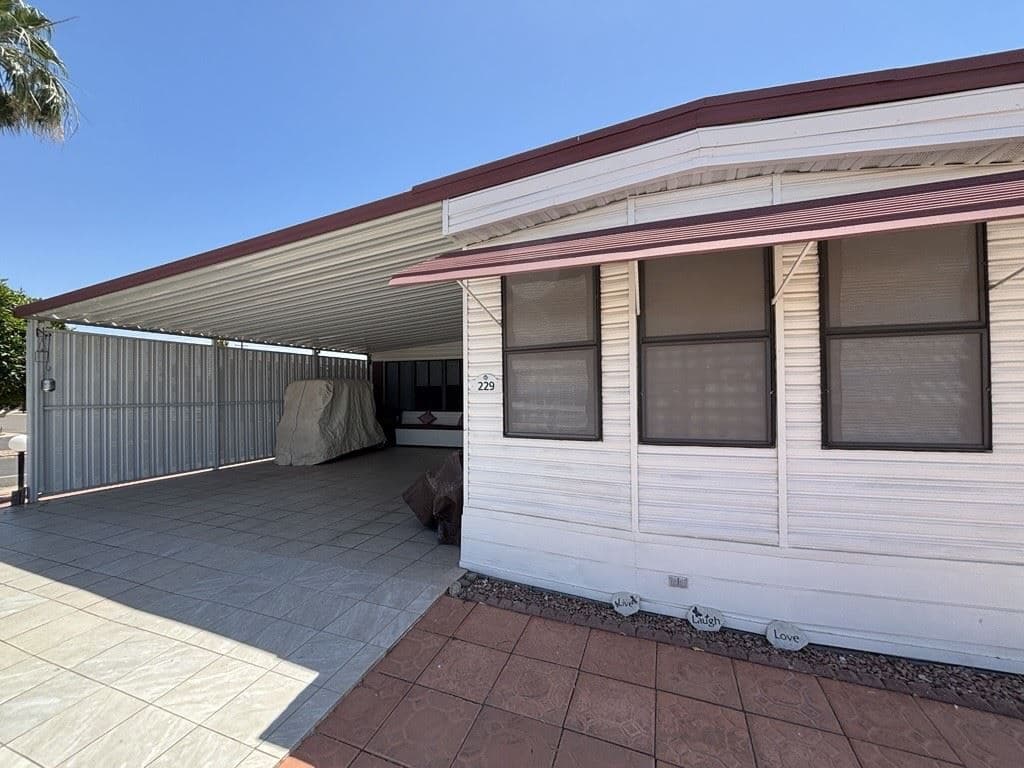 Manufactured home in Mesa, AZ 85207