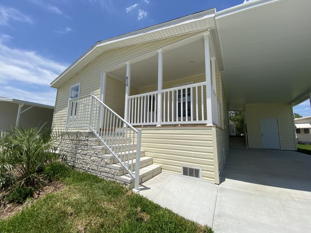 Manufactured home in Vero Beach, FL 32966