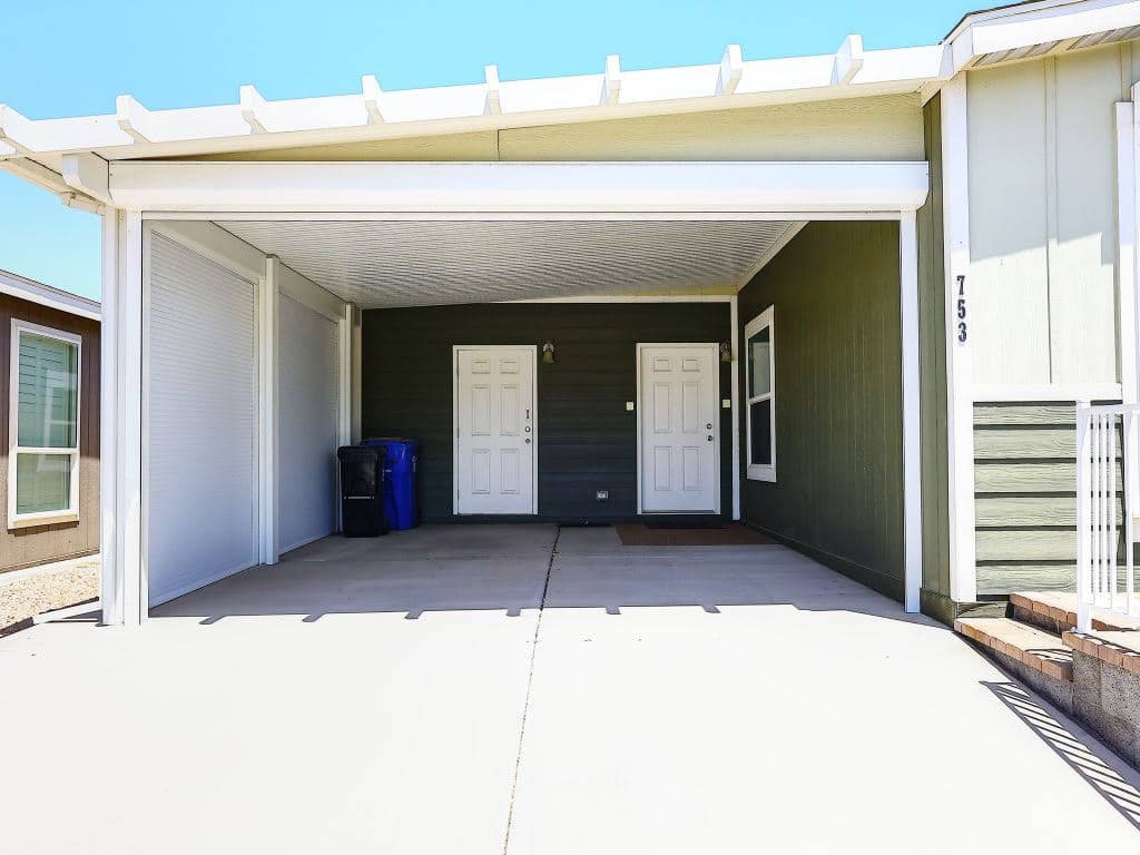 Manufactured home in Mesa, AZ 85209