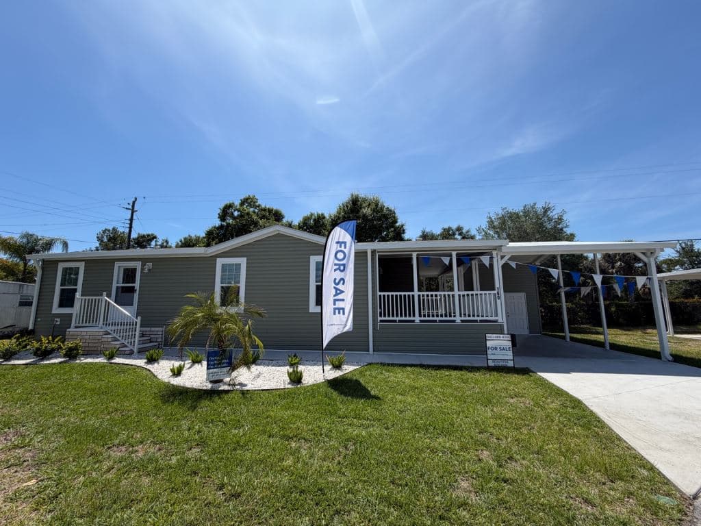 Manufactured home in Nokomis, FL 34275