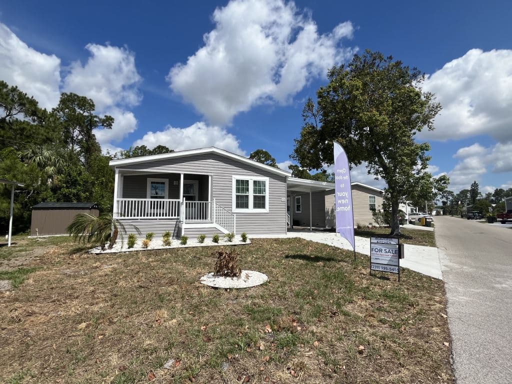 Manufactured home in North Fort Myers, FL 33917