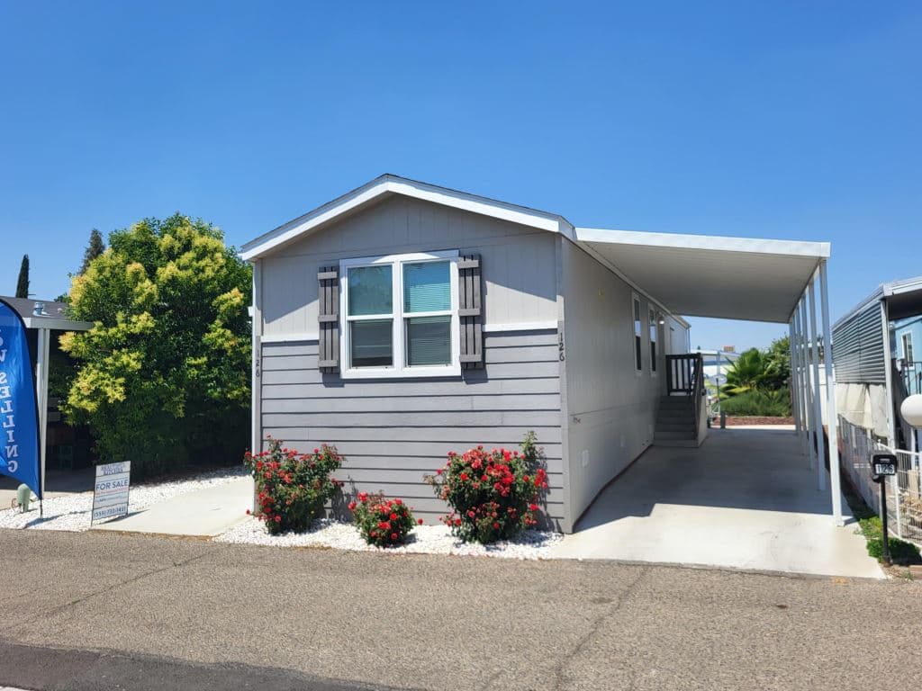 Manufactured home in Visalia, CA 93291
