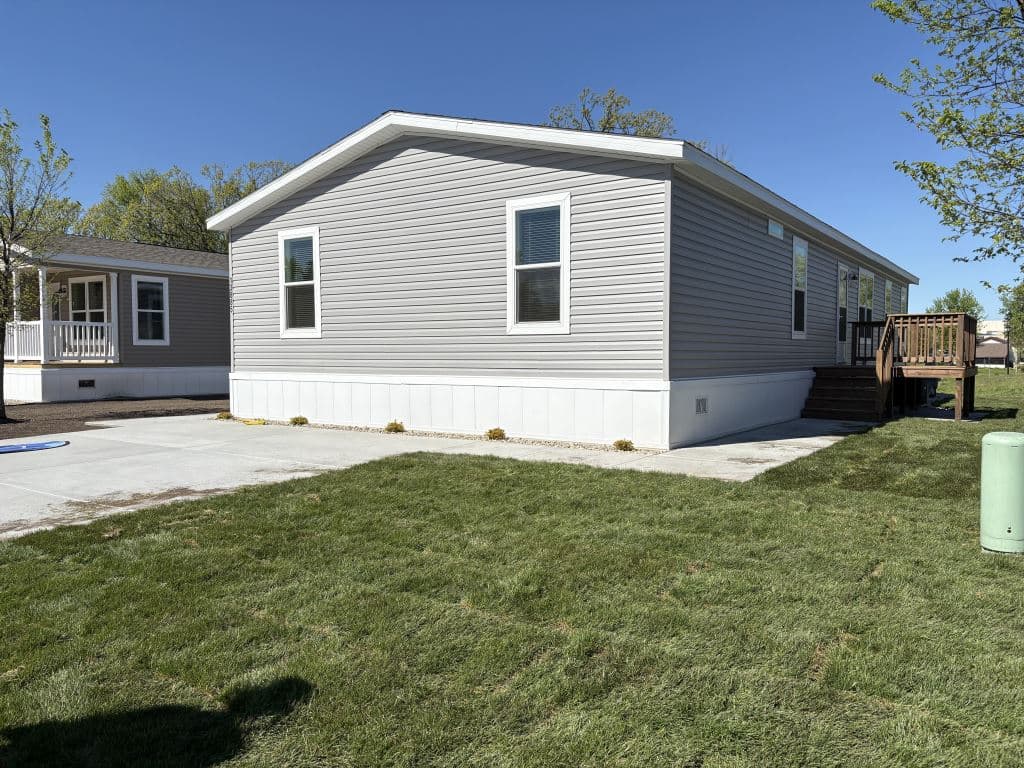 Manufactured home in Rosemount, MN 55068