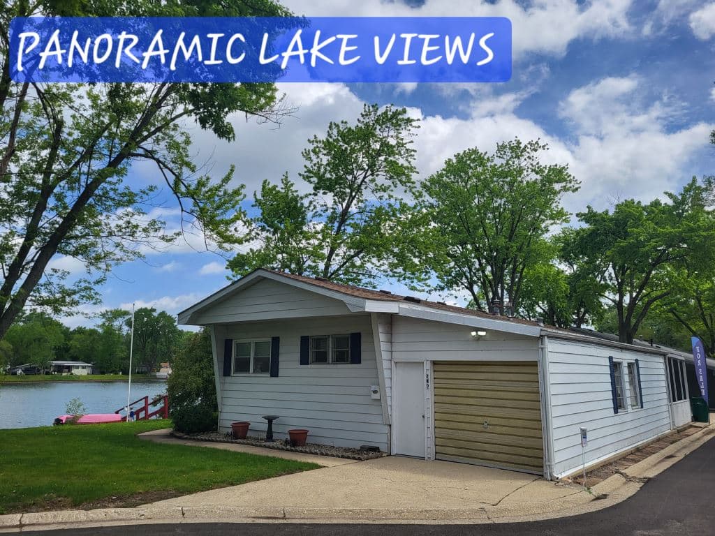 Manufactured home in Elgin, IL 60123