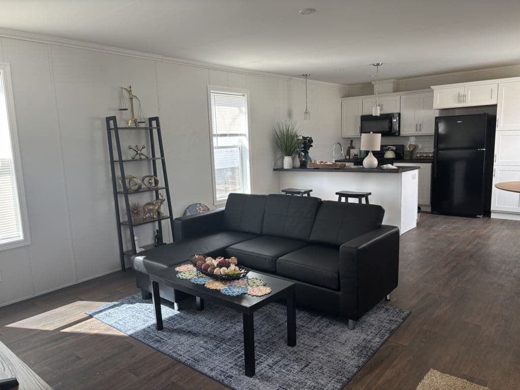 Manufactured home in Lake Elmo, MN 55042