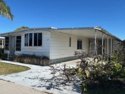 Manufactured home in N. Ft. Myers, FL 33917