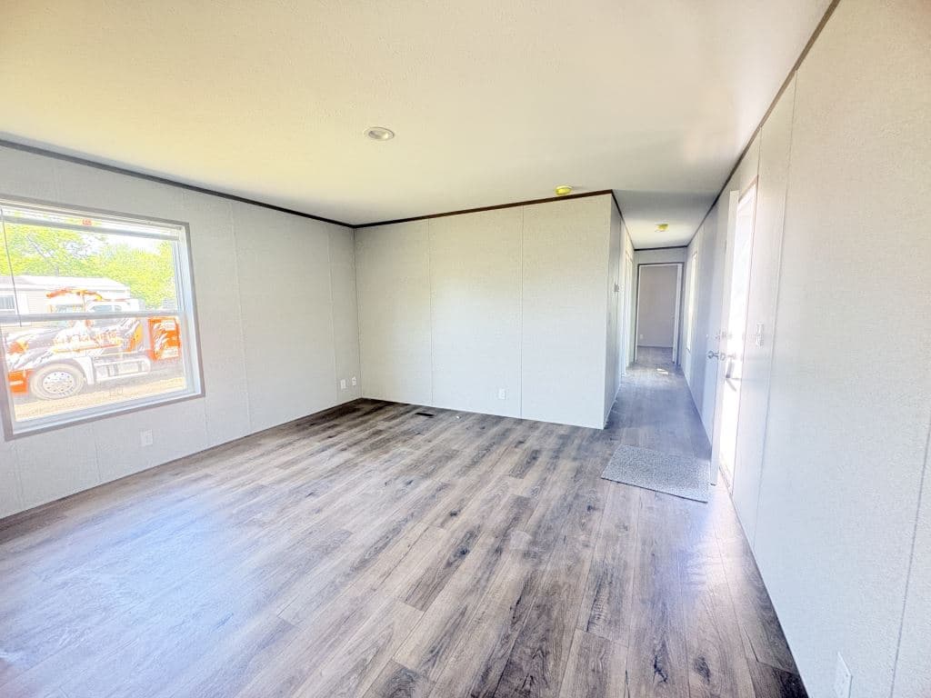 Manufactured home in Fargo, ND 58103