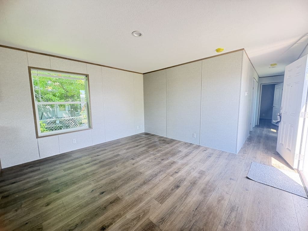 Manufactured home in Fargo, ND 58103