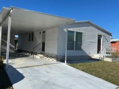 Manufactured home in N. Ft. Myers, FL 33917