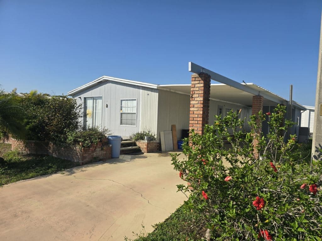Manufactured home in N. Ft. Myers, FL 33917