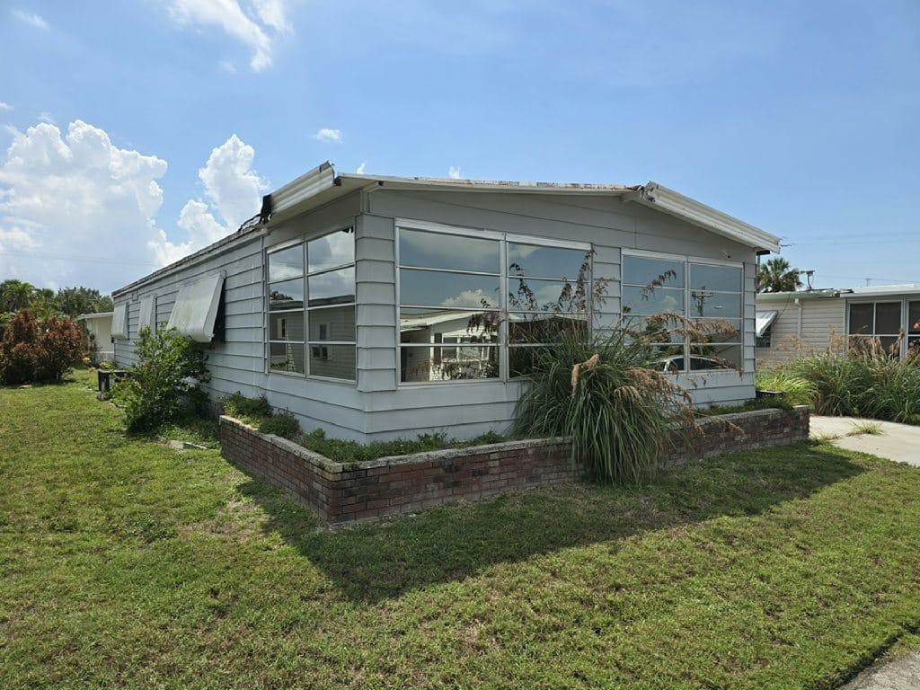Manufactured home in N. Ft. Myers, FL 33917
