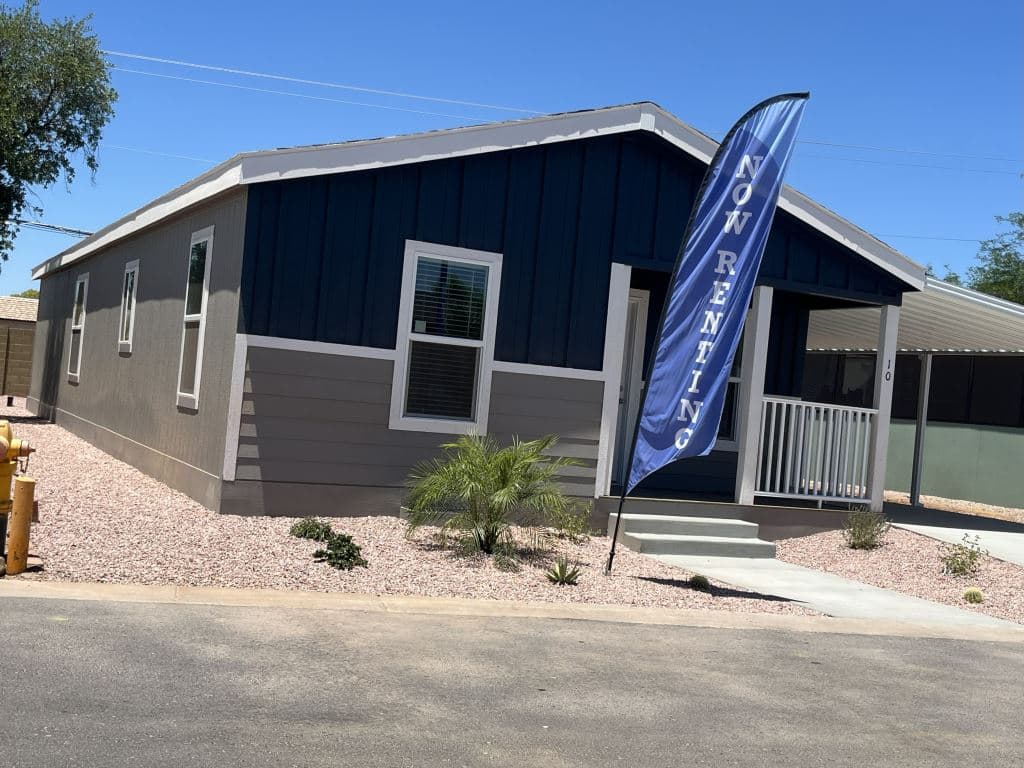 Manufactured home in Mesa, AZ 85206