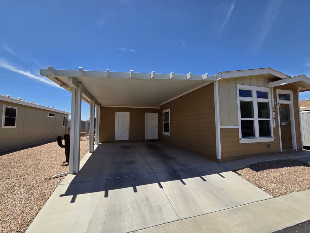 Manufactured home in Mesa, AZ 85207