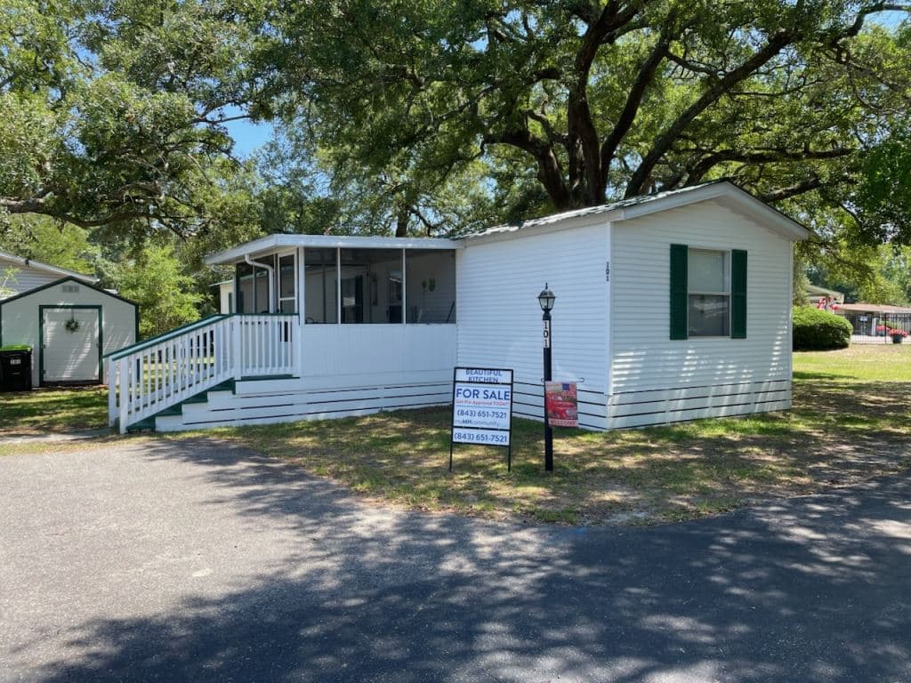 Manufactured home in Murrells Inlet, SC 29576