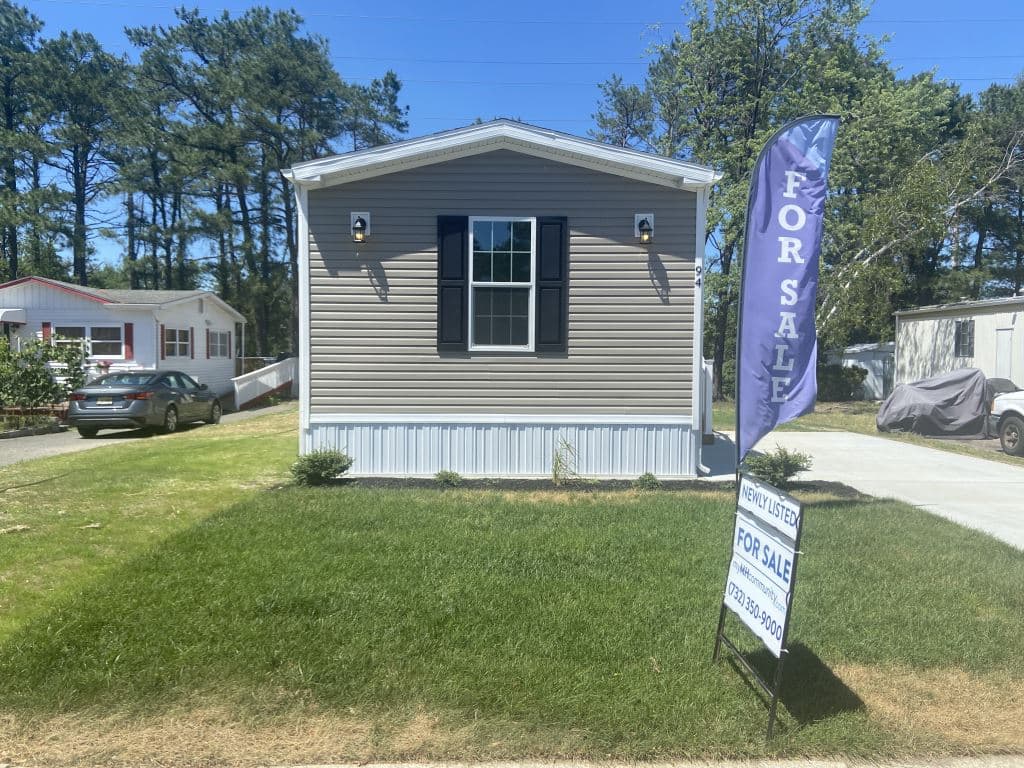 Manufactured home in Whiting, NJ 08759