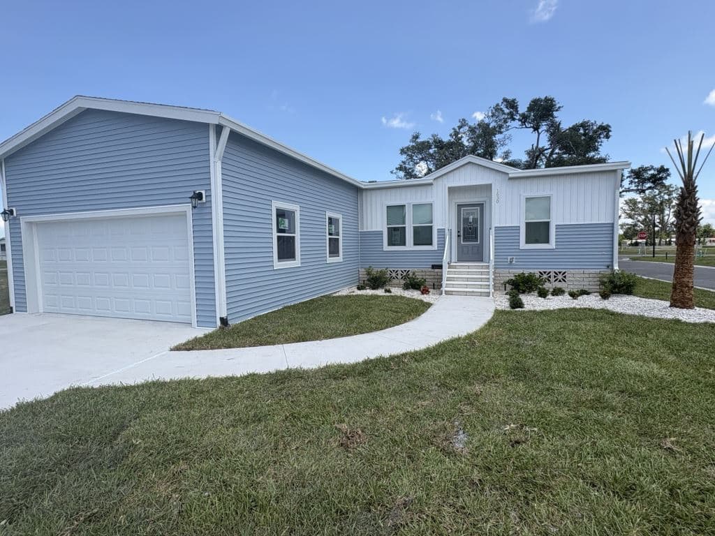 Manufactured home in Sarasota, FL 34234