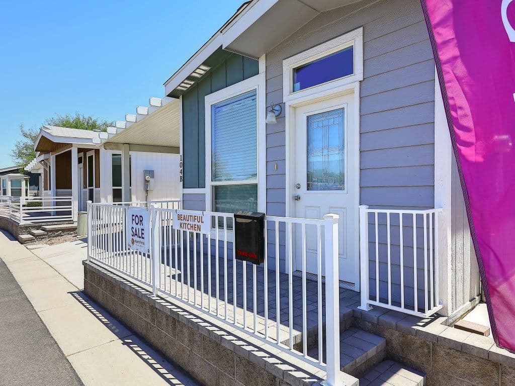 Manufactured home in Mesa, AZ 85209