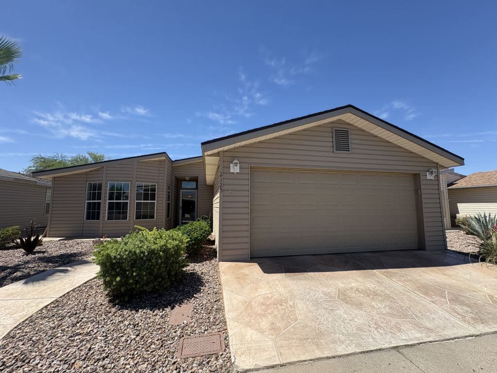 Manufactured home in Apache Junction, AZ 85119