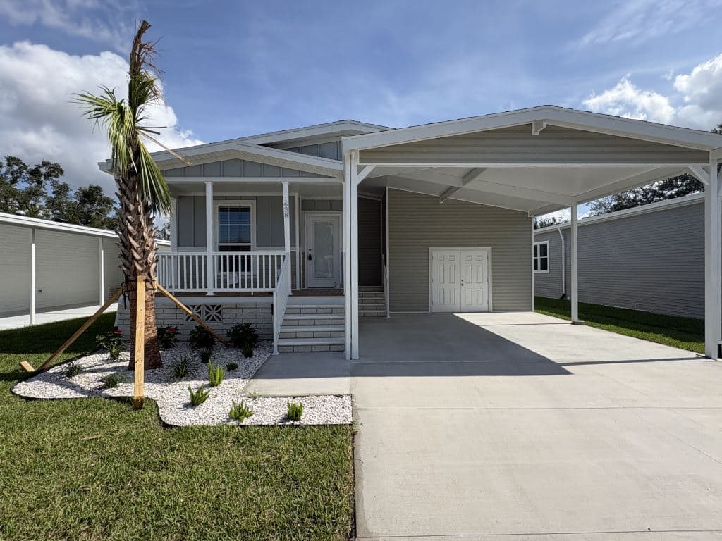 Manufactured home in Sarasota, FL 34234