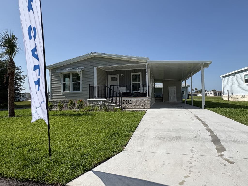 Manufactured home in Zephyrhills, FL 33541