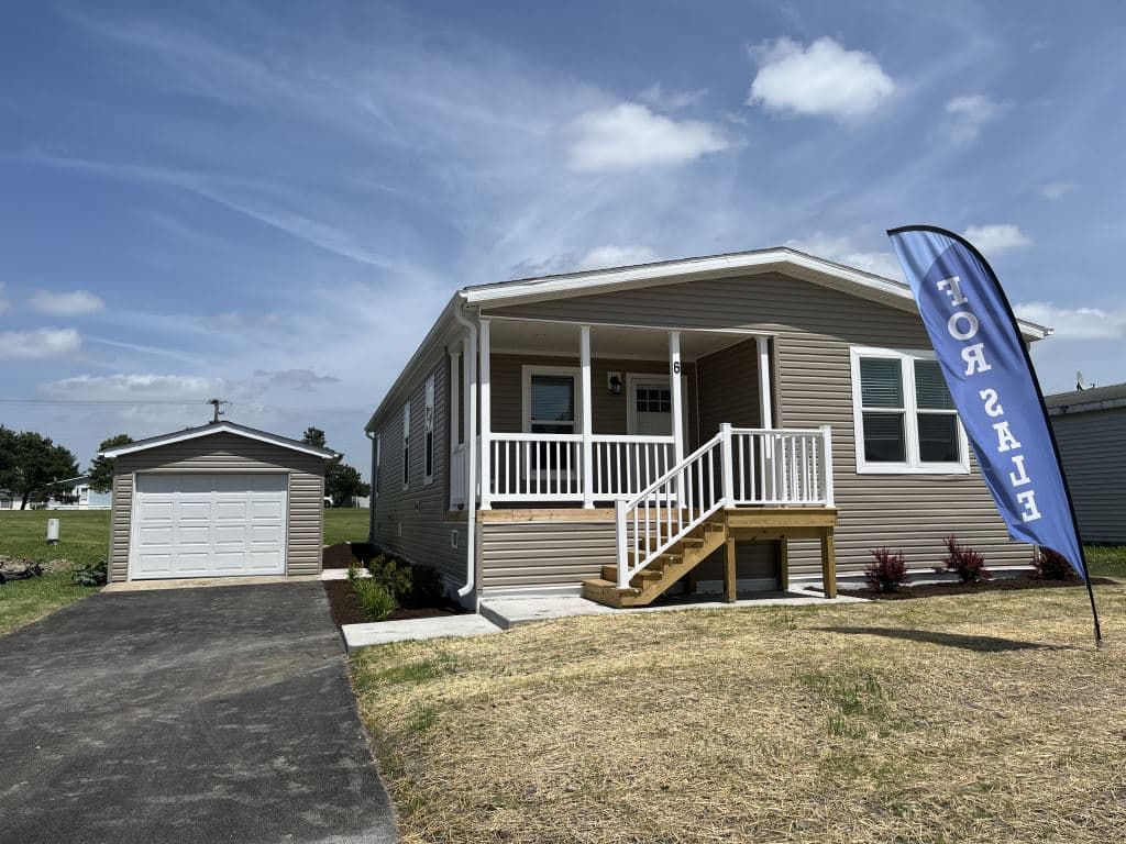 Manufactured home in Beecher, IL 60401