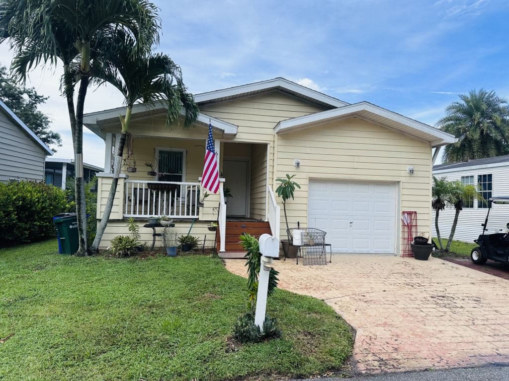 Manufactured home in Margate, FL 33063
