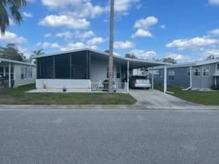 Manufactured home in Zephyrhills, FL 33540