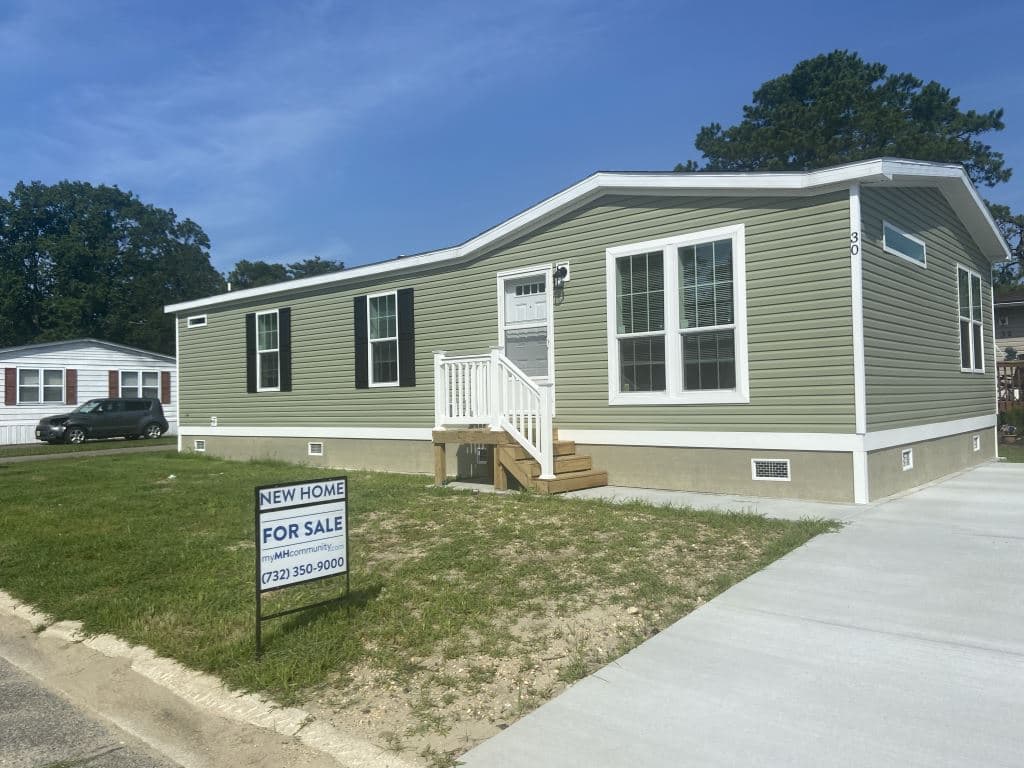 Manufactured home in Whiting, NJ 08759