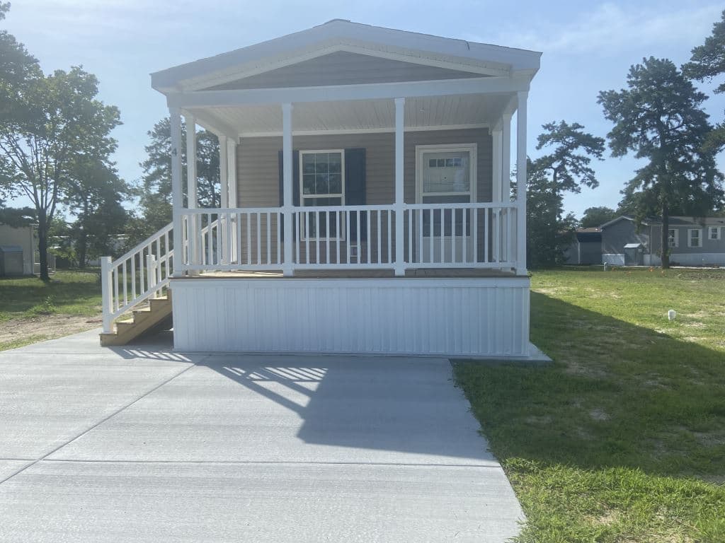 Manufactured home in Whiting, NJ 08759