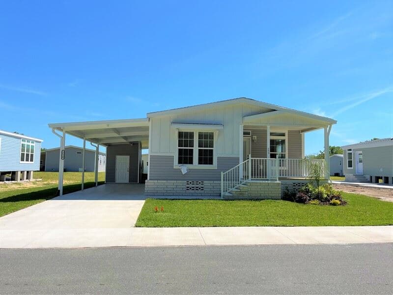 Manufactured home in Brooksville, FL 34601