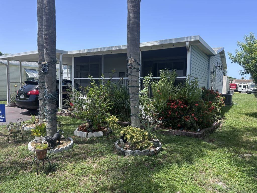Manufactured home in Margate, FL 33063