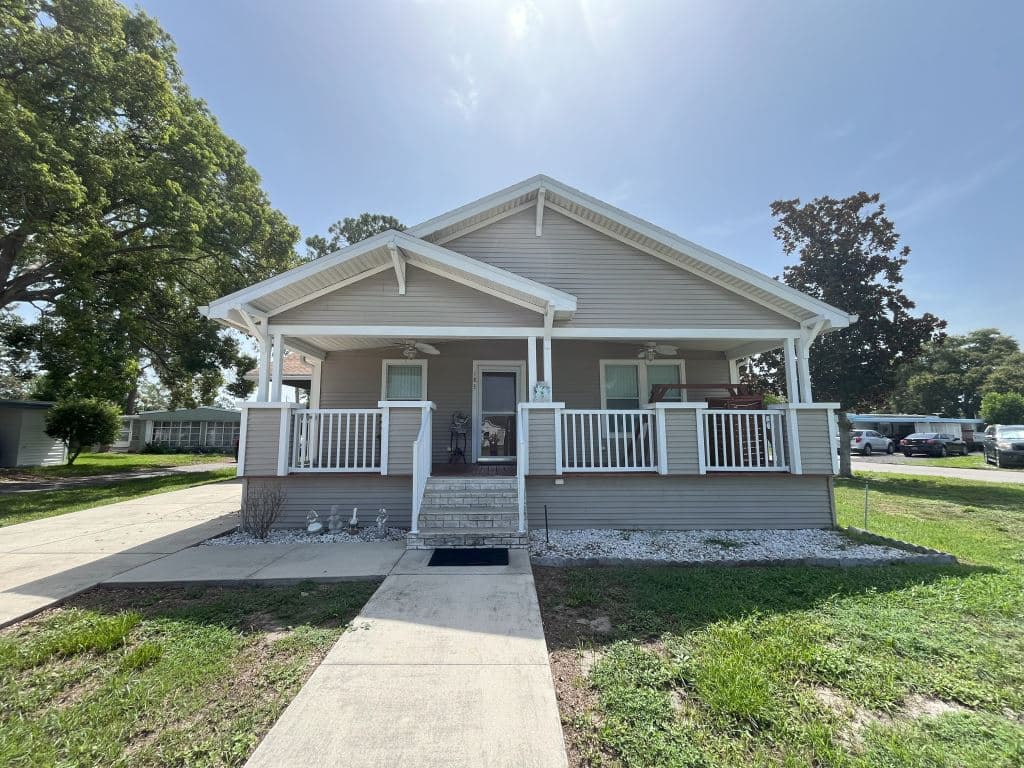 Manufactured home in Leesburg, FL 34788