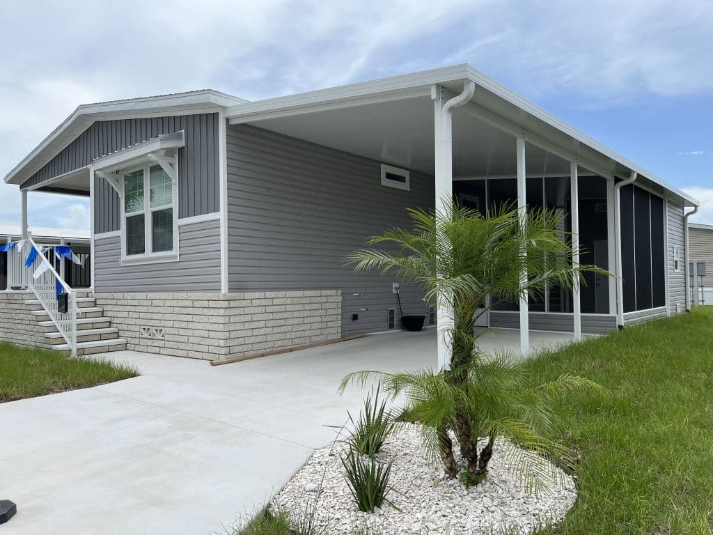 Manufactured home in Punta Gorda, FL 33950