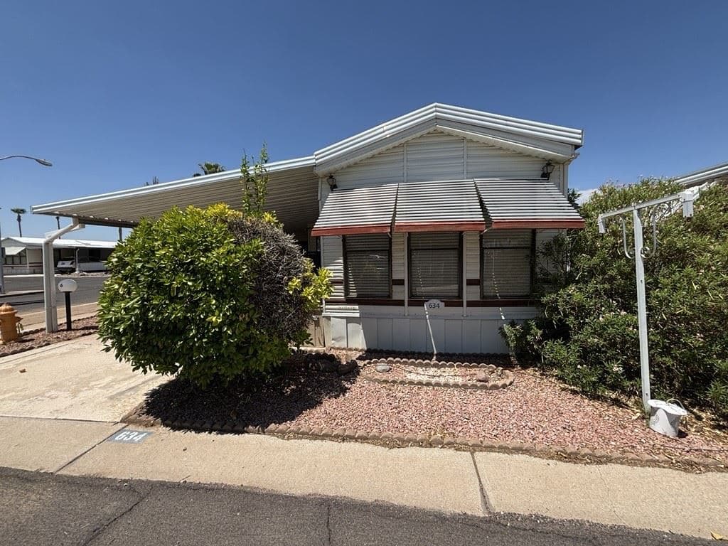 Manufactured home in Mesa, AZ 85207