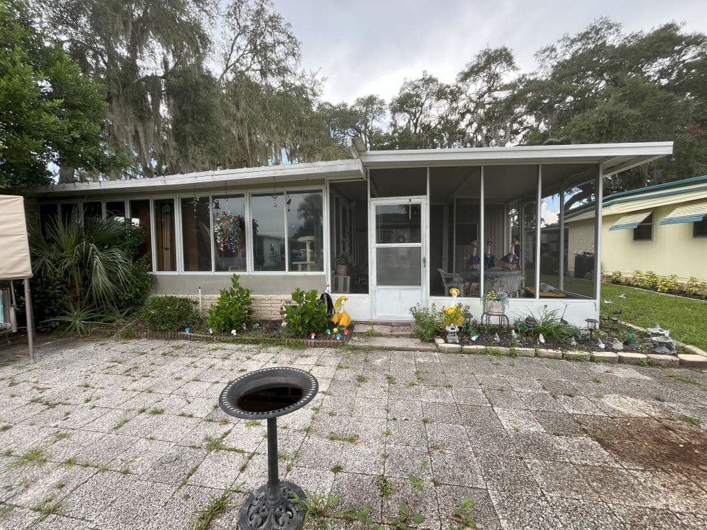 Manufactured home in Leesburg, FL 34788