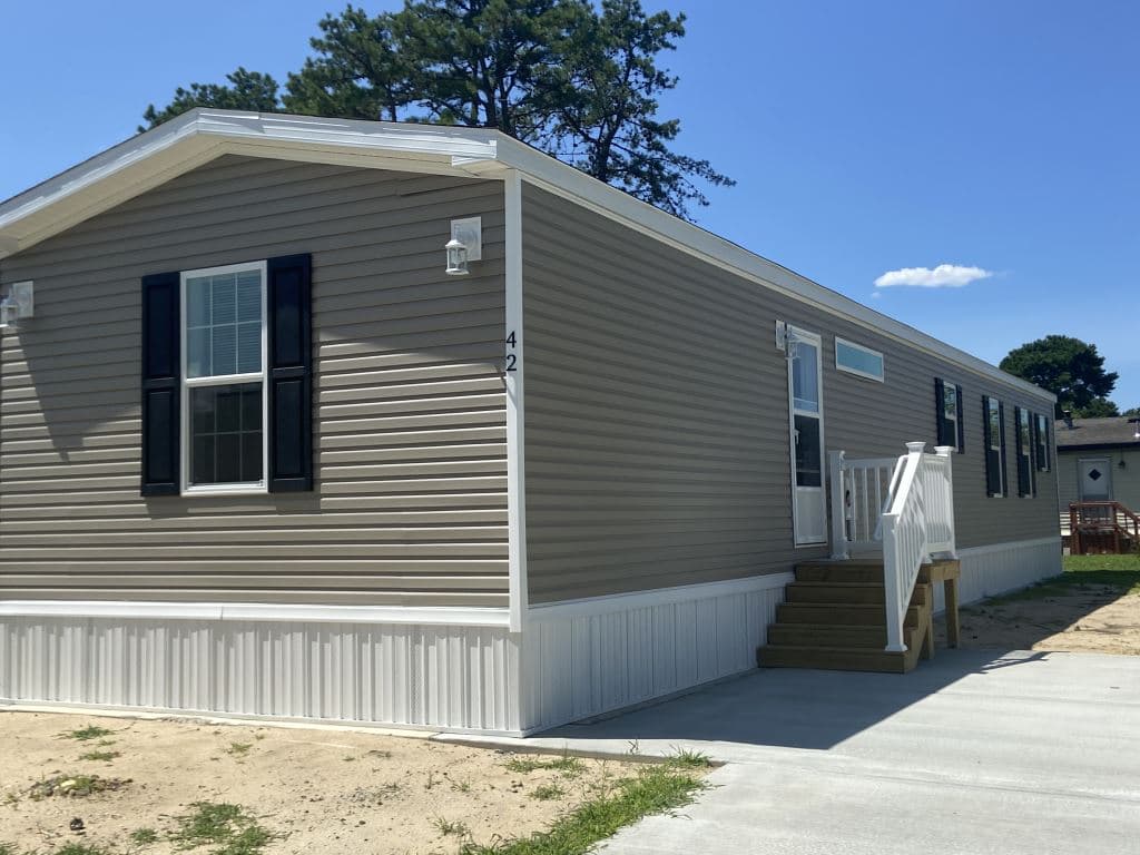 Manufactured home in Whiting, NJ 08759