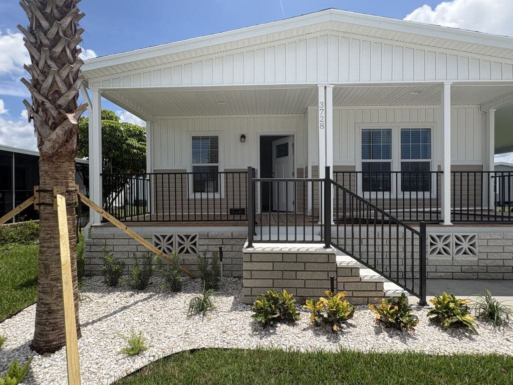 Manufactured home in Sarasota, FL 34234