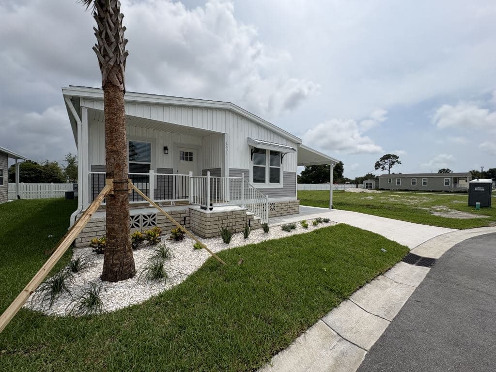 Manufactured home in Sarasota, FL 34234
