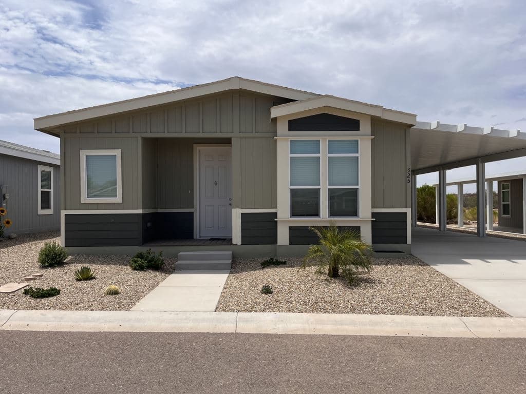 Manufactured home in Wickenburg, AZ 85390
