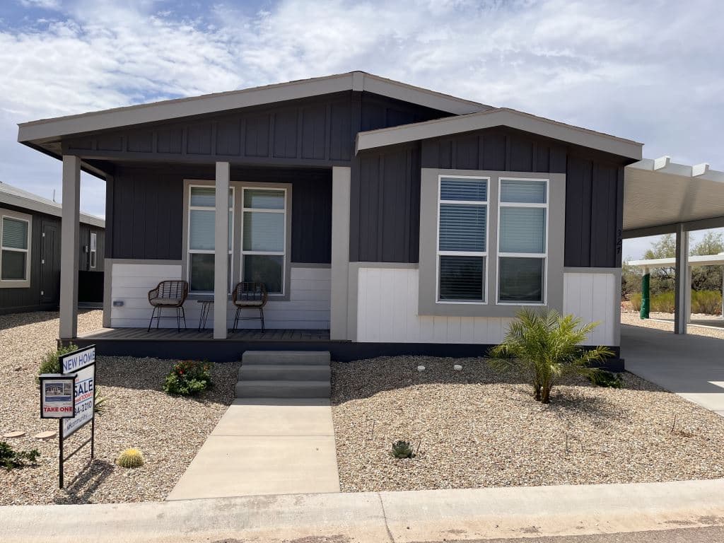 Manufactured home in Wickenburg, AZ 85390