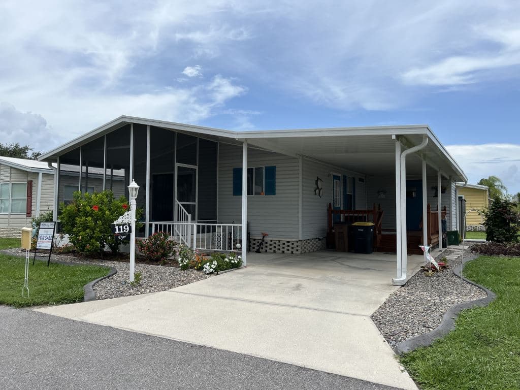 Manufactured home in Punta Gorda, FL 33950