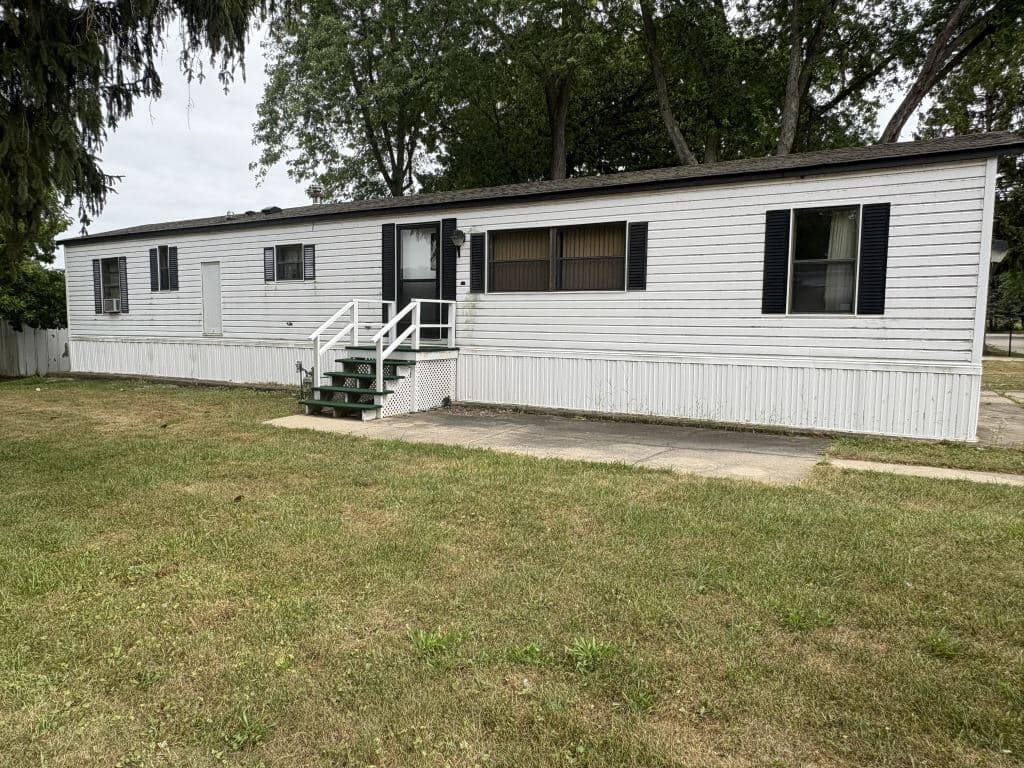 Manufactured home in Bristol, WI 53104