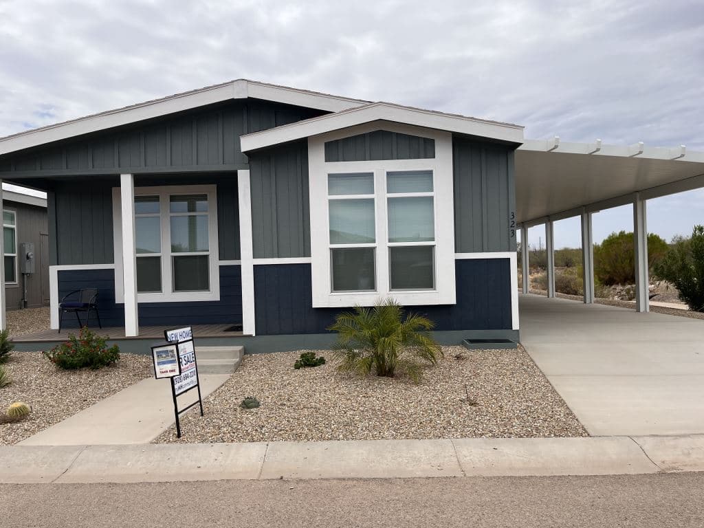 Manufactured home in Wickenburg, AZ 85390