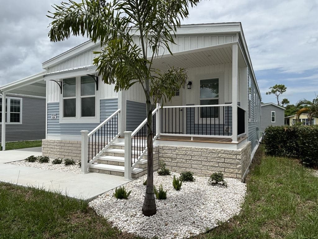 Manufactured home in N. Fort Myers, FL 33903