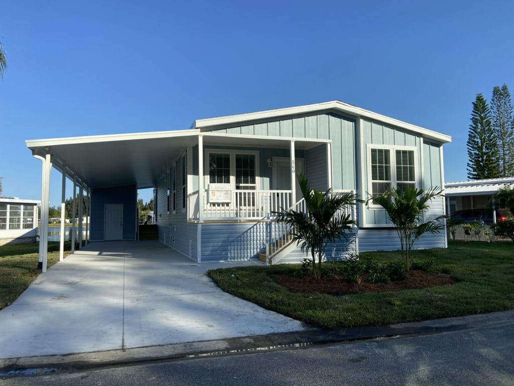Manufactured home in Vero Beach, FL 32966