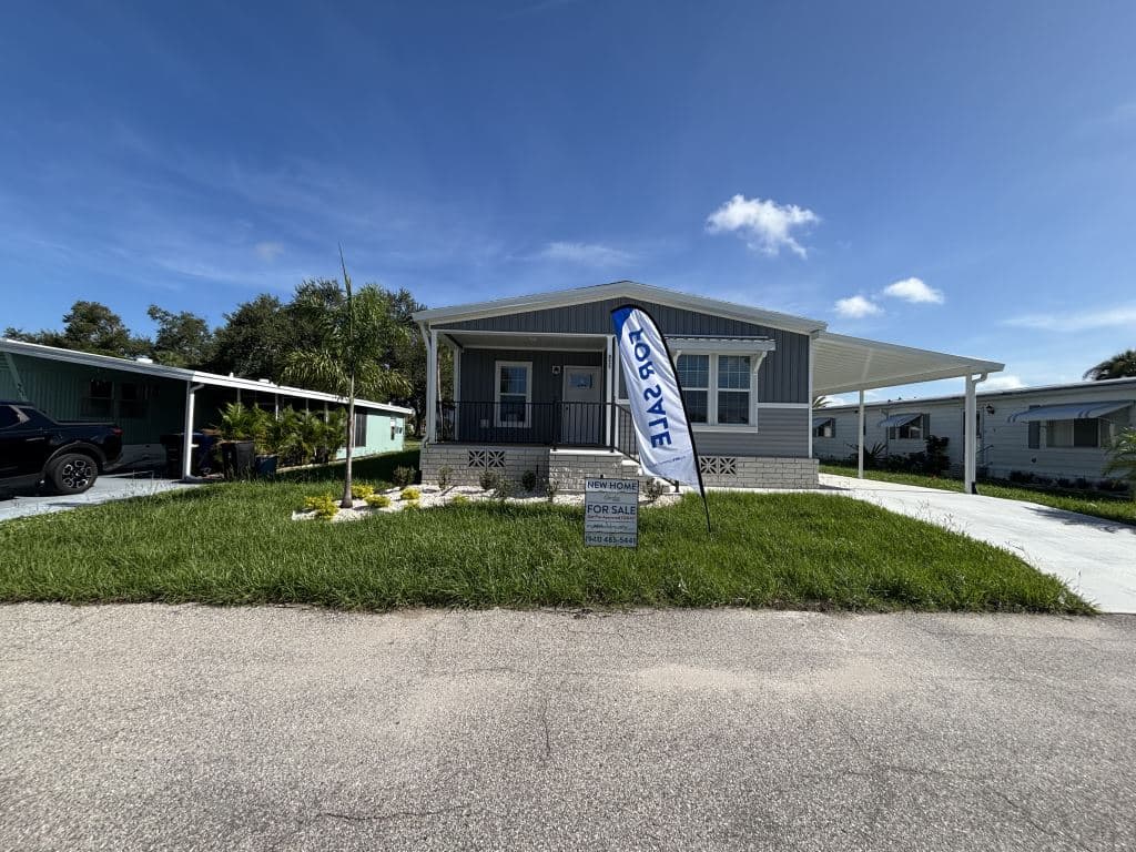 Manufactured home in Venice, FL 34285