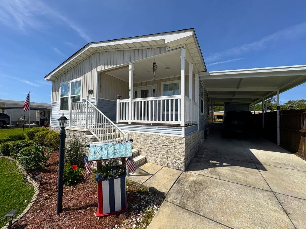 Manufactured home in Ocala, FL 34476