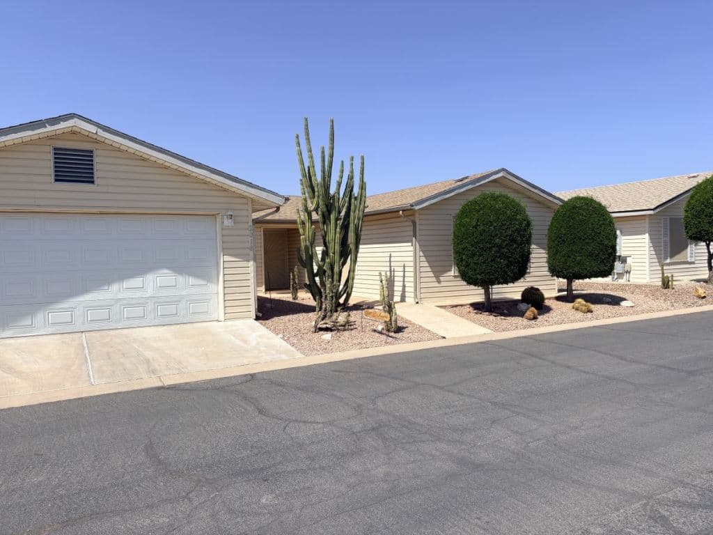 Manufactured home in Apache Junction, AZ 85119