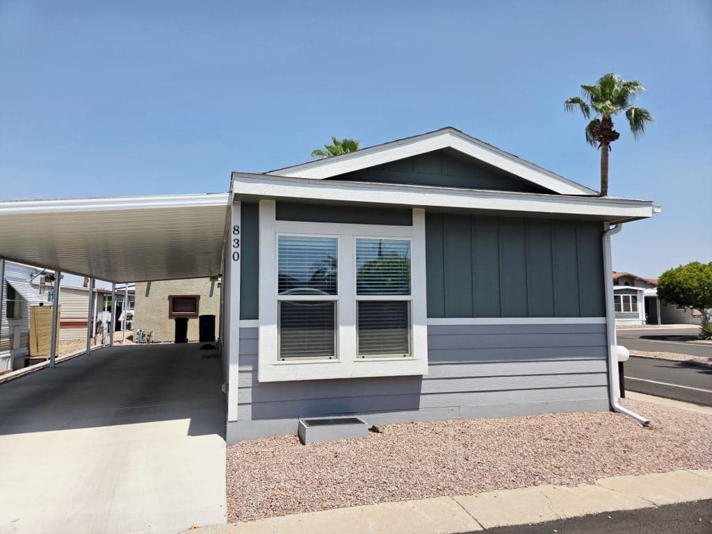 Manufactured home in Mesa, AZ 85207