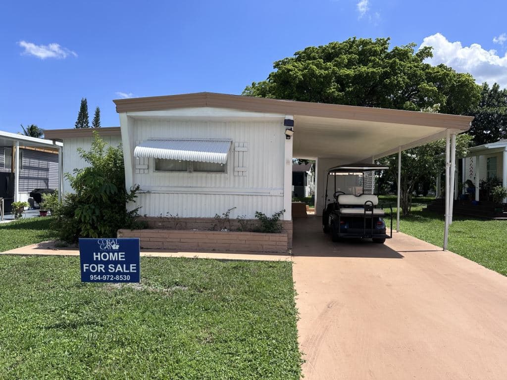Manufactured home in Margate, FL 33063